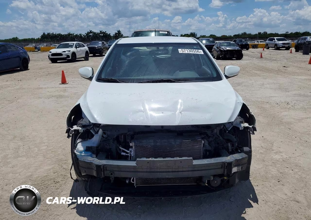 2015 Hyundai Accent Sport VIN:KMHCU5AE9FU211297 - 5