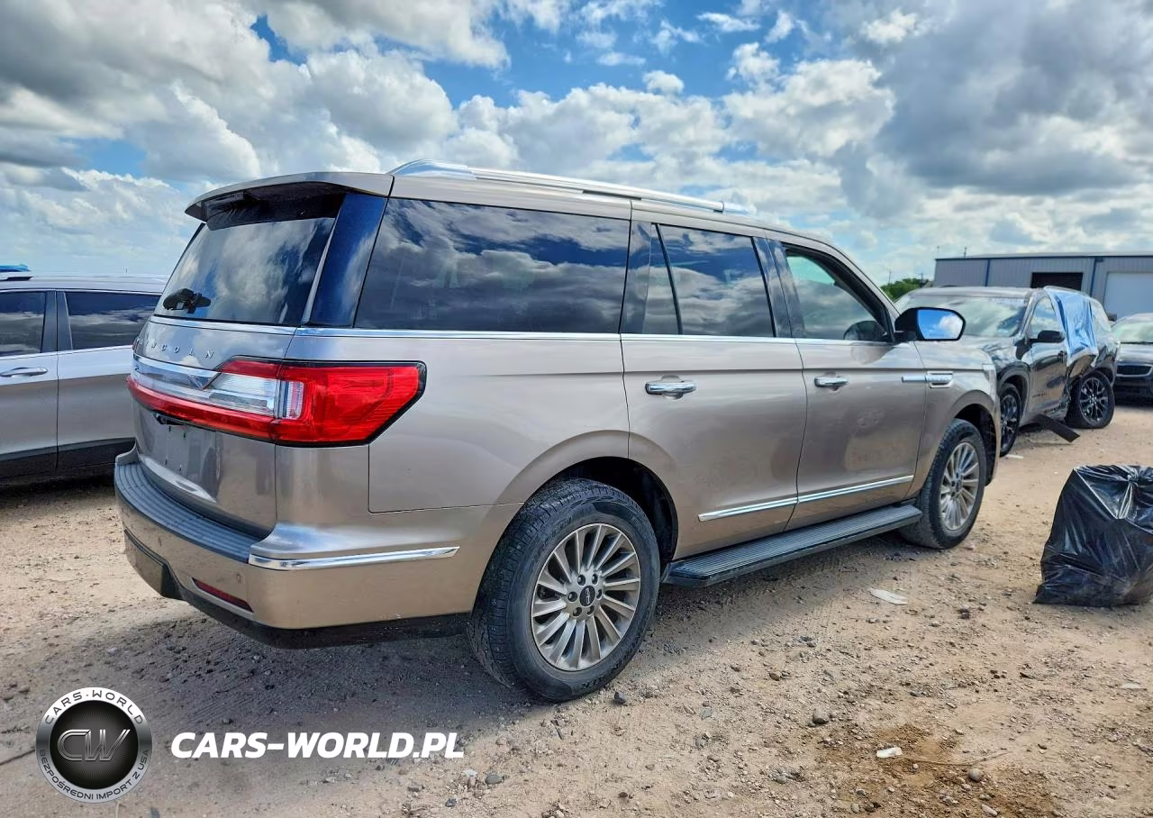 2018 Lincoln Navigator Premiere VIN:5LMJJ2MT0JEL00281 - 3