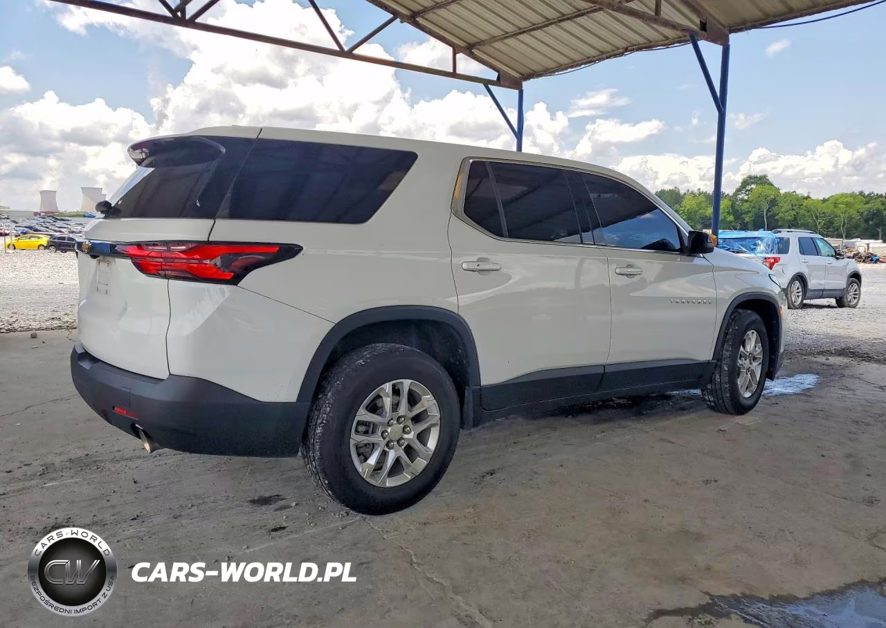 2022 Chevrolet Traverse Ls VIN:1GNERFKW1NJ100939 - 3