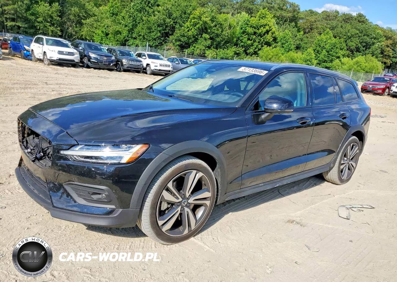 2025 Volvo V60 Cross Country Plus – zdjęcie 1 z 12