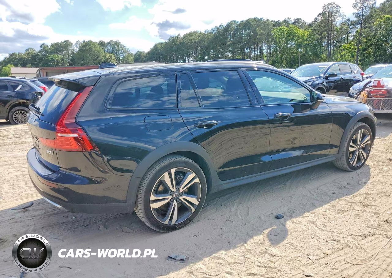 2025 Volvo V60 Cross Country Plus VIN:YV4L12WK6S2148527 - 3