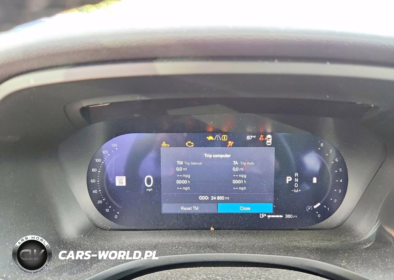 2025 Volvo V60 Cross Country Plus VIN:YV4L12WK6S2148527 - 9