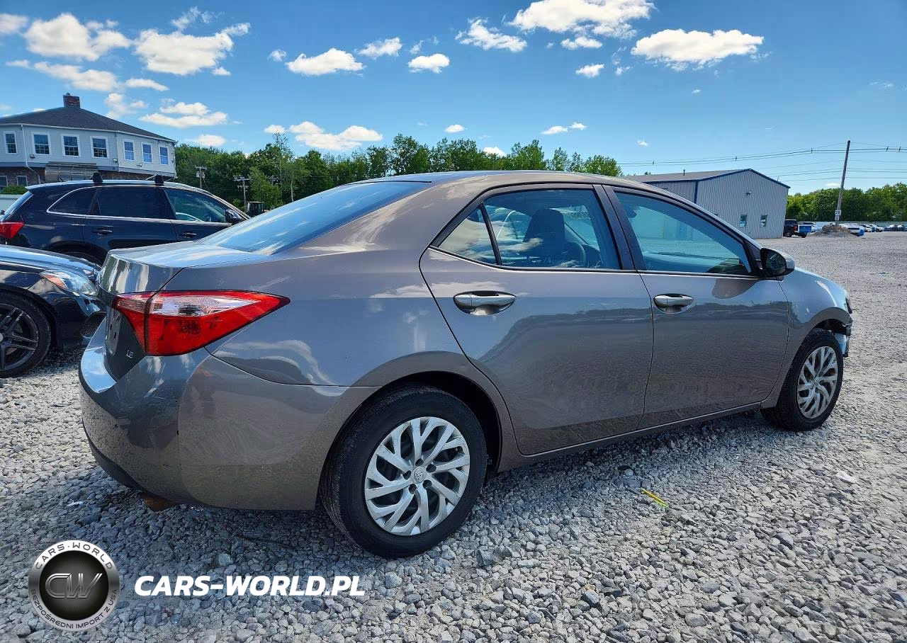 2019 Toyota Corolla Le VIN:2T1BURHE2KC150086 - 3