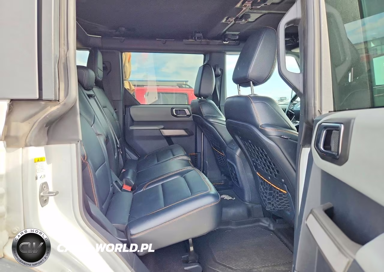2021 Ford Bronco Base VIN:1FMEE5DP2MLA81062 - 10