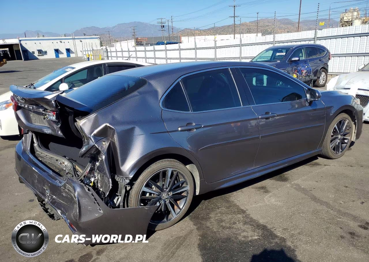 2018 Toyota Camry Xse VIN:4T1B61HK3JU101350 - 3