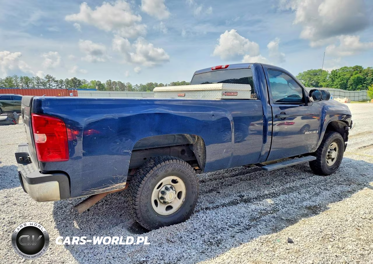 2009 Chevrolet Silverado C2500 Heavy Duty VIN:1GCHC44K99F151572 - 3