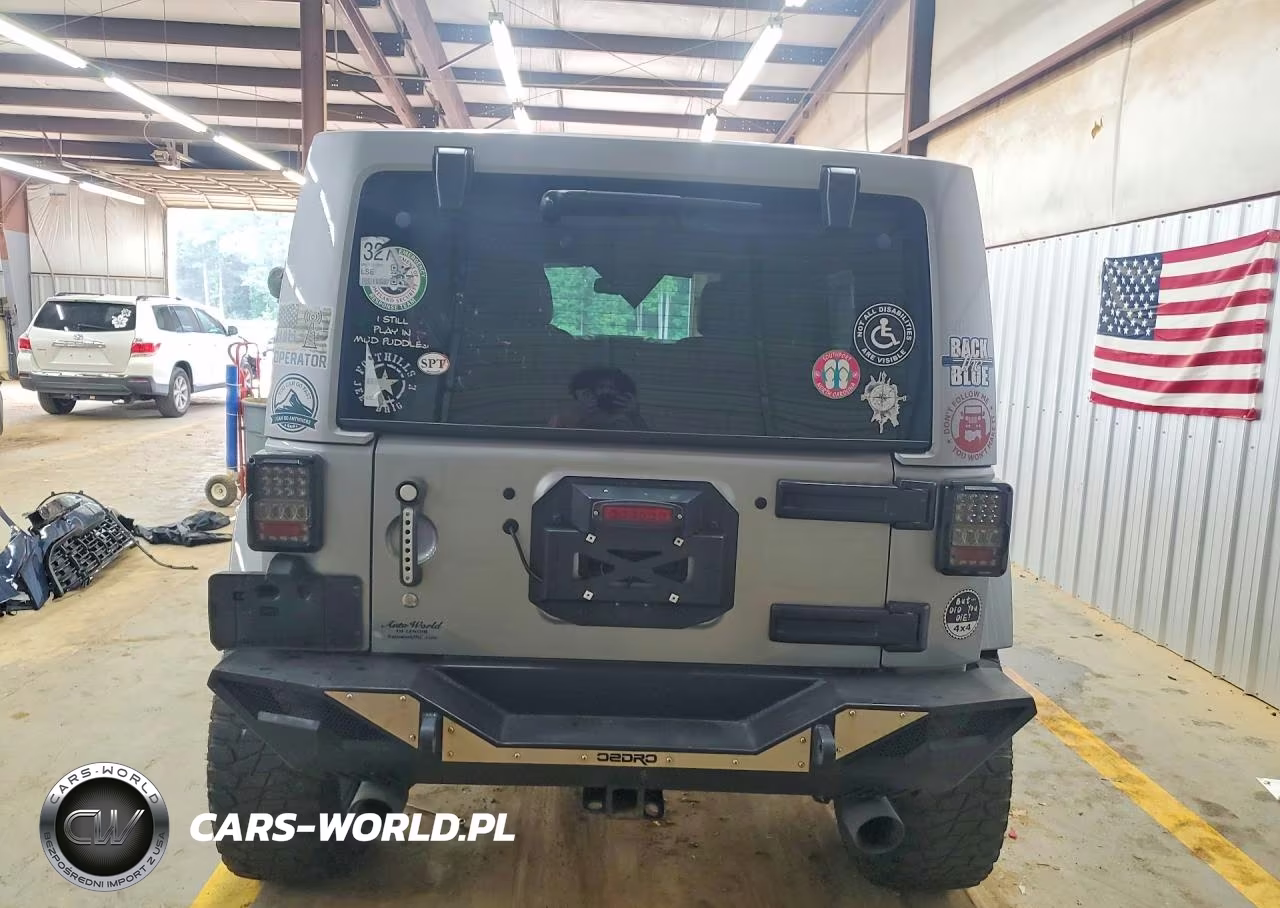 2015 Jeep Wrangler Unlimited Rubicon VIN:1C4HJWFG0FL515661 - 6