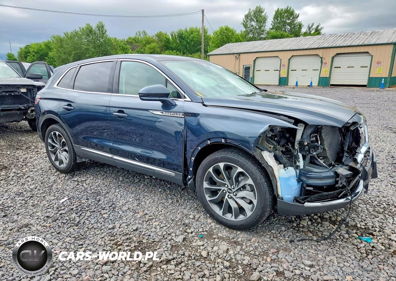 2021 Lincoln Nautilus Reserve VIN:2LMPJ8K94MBL14325 - 4