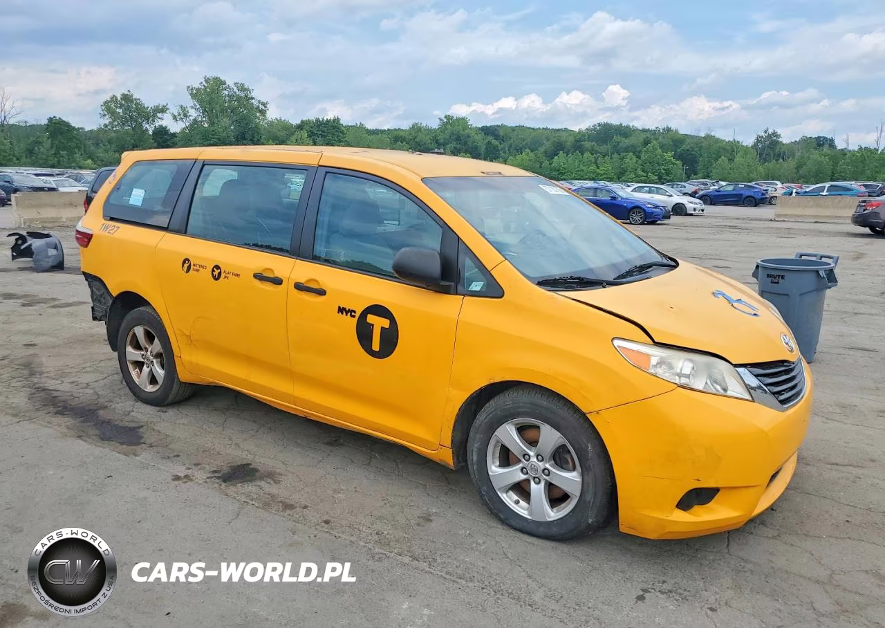 2017 Toyota Sienna L 7-Passenger VIN:5TDZZ3DC2HS858730 - 4