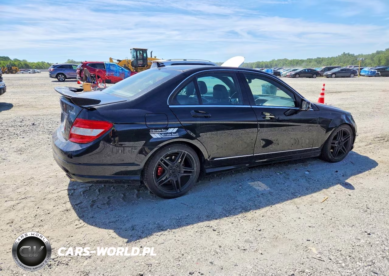 2010 Mercedes-Benz C 300 4Matic VIN:WDDGF8BBXAF467375 - 3