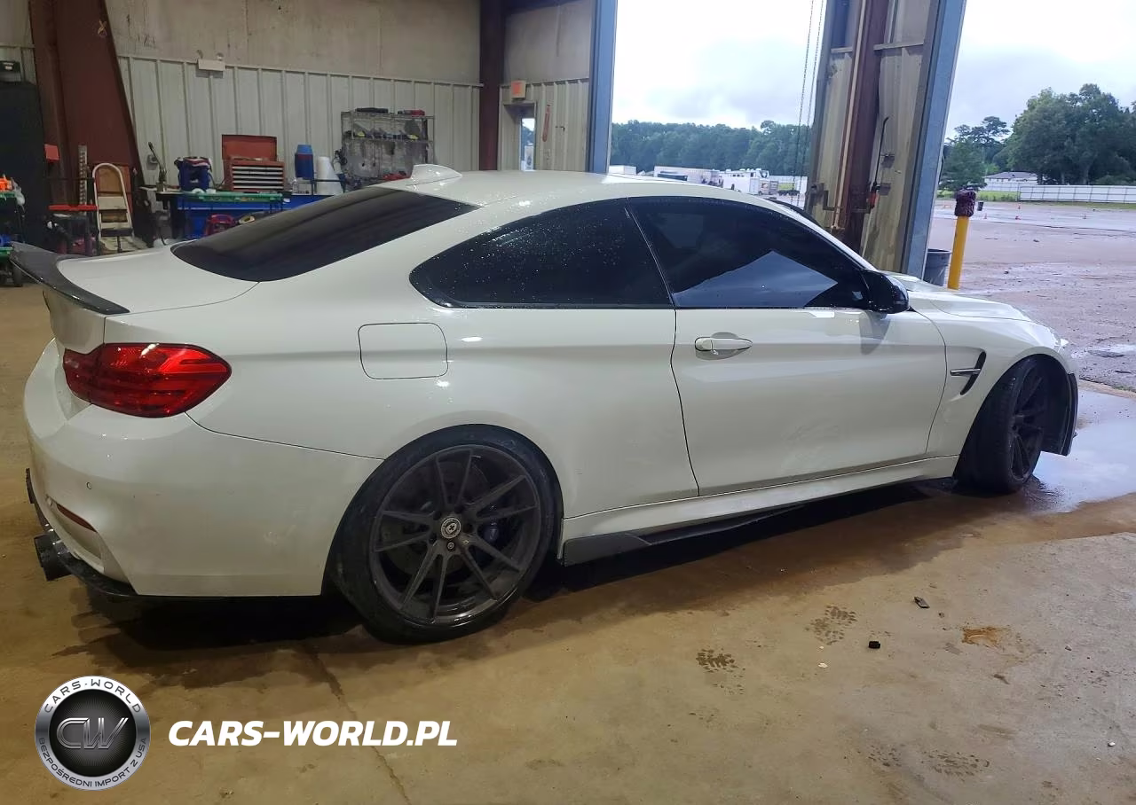2015 BMW M4 VIN:WBS3R9C59FK333169 - 3