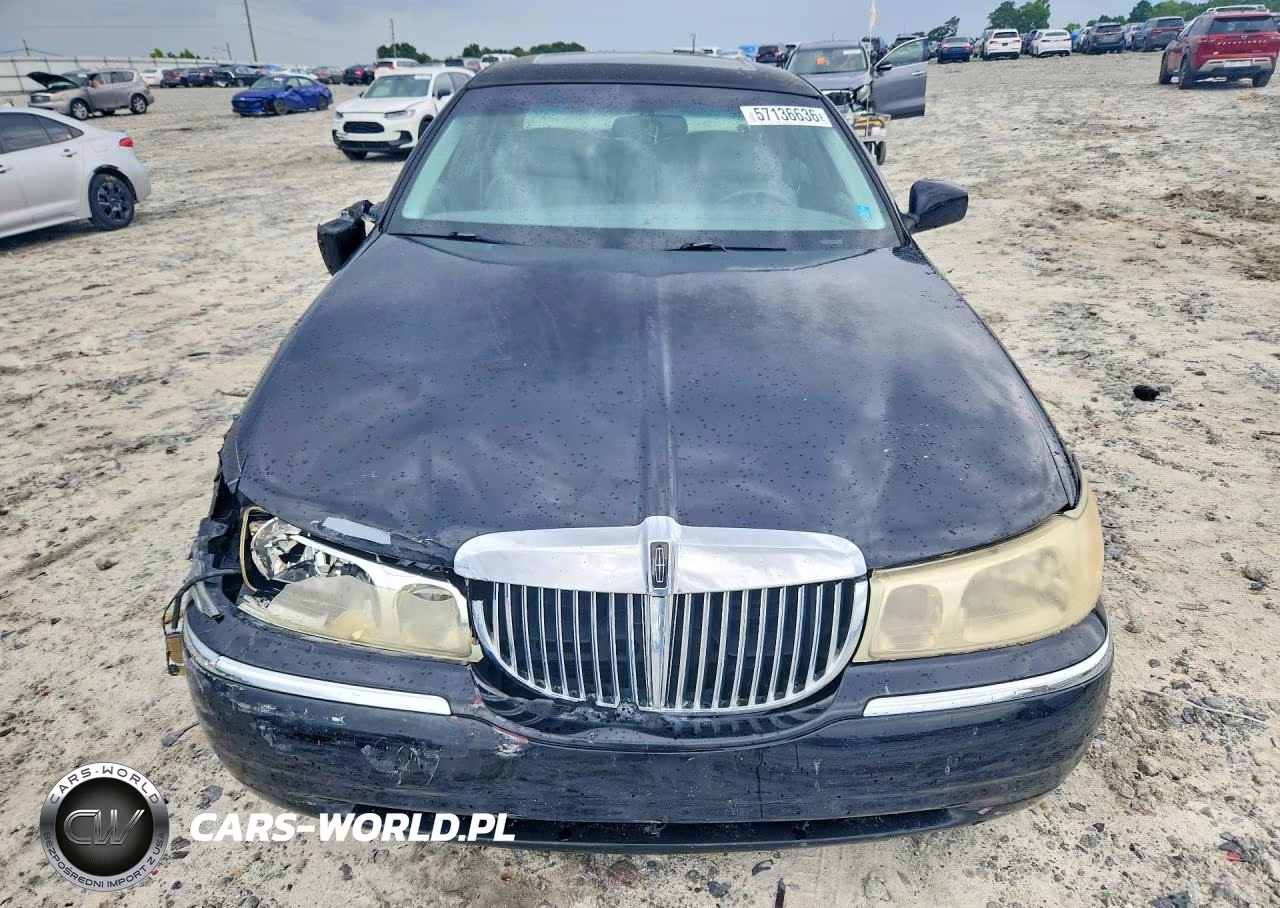 1999 Lincoln Town Car Cartier VIN:1LNFM83W4XY605031 - 5