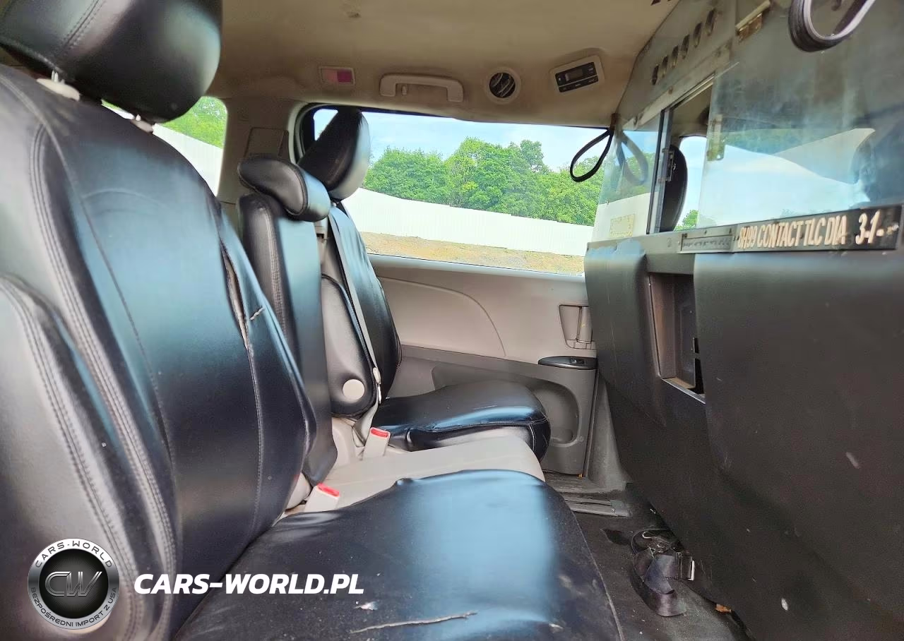 2017 Toyota Sienna VIN:5TDZZ3DC1HS859903 - 11