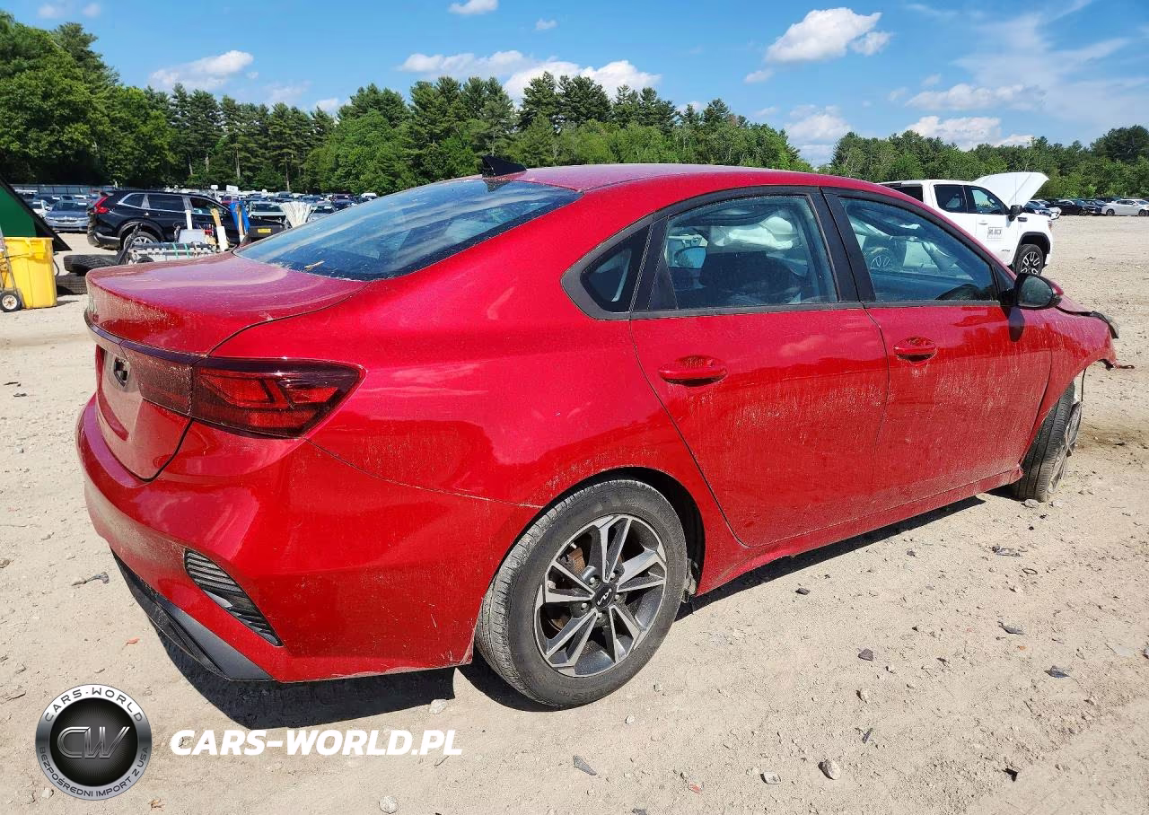 2023 Kia Forte Lxs VIN:3KPF24AD1PE569082 - 3