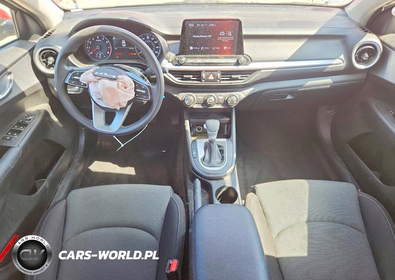 2023 Kia Forte Lxs VIN:3KPF24AD1PE569082 - 8