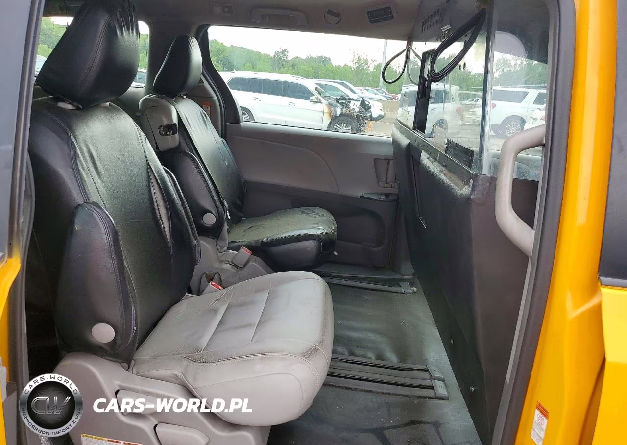 2017 Toyota Sienna L 7-Passenger VIN:5TDZZ3DC7HS868850 - 11