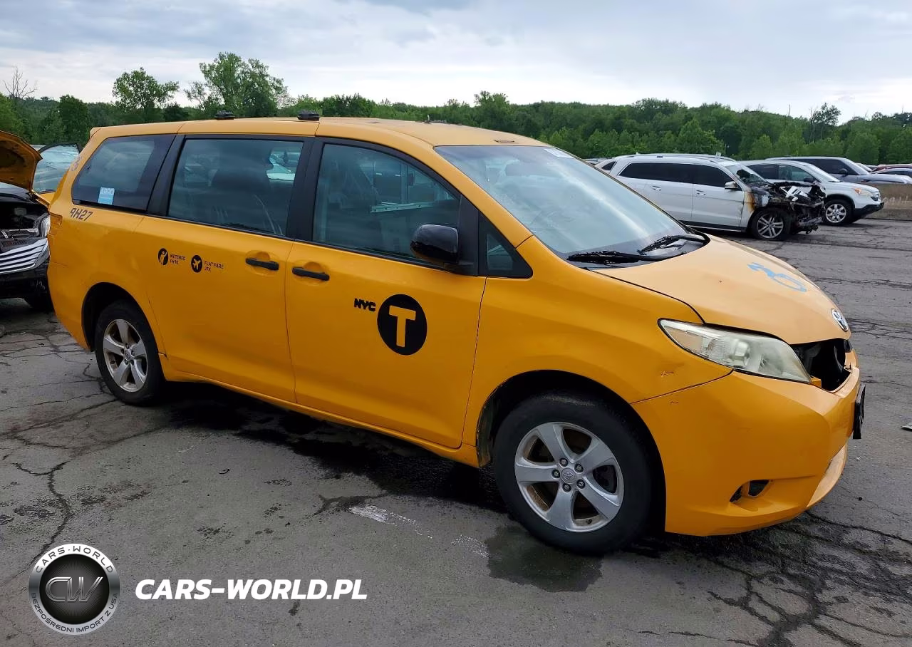 2017 Toyota Sienna L 7-Passenger VIN:5TDZZ3DC7HS868850 - 4