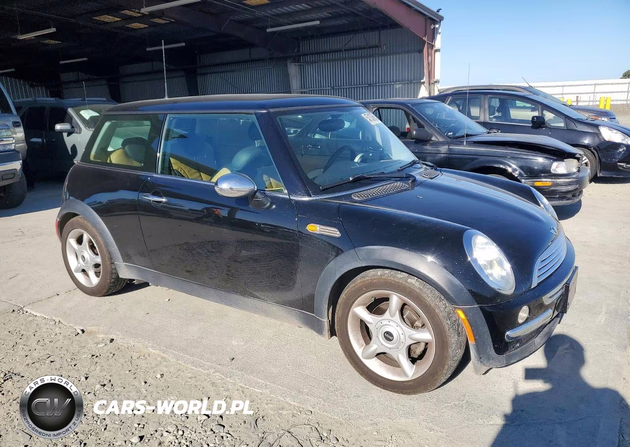 2003 Mini Cooper Base 2D Hatch VIN:WMWRC33443TE15792 - 4
