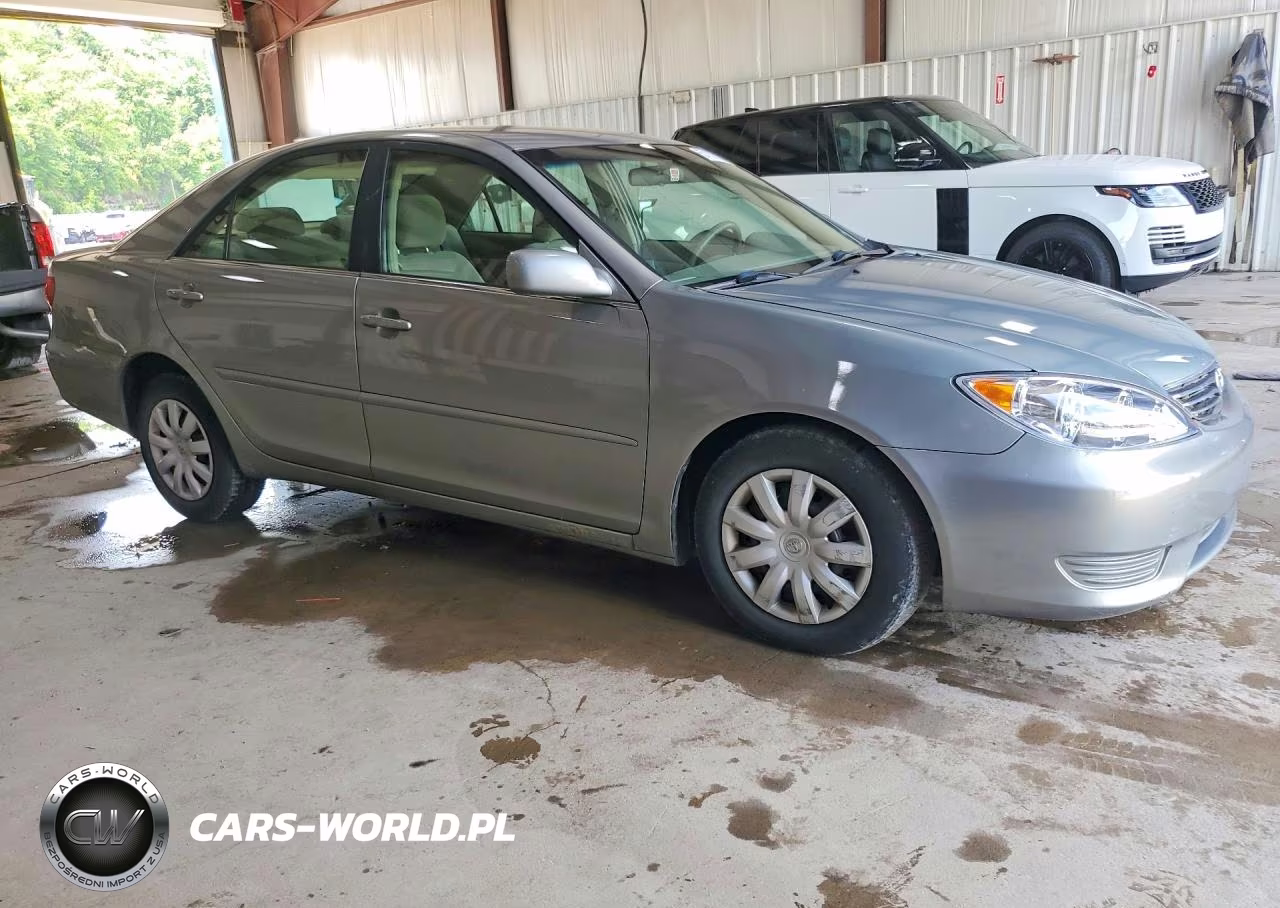 2005 Toyota Camry Le VIN:4T1BE30K15U556701 - 4