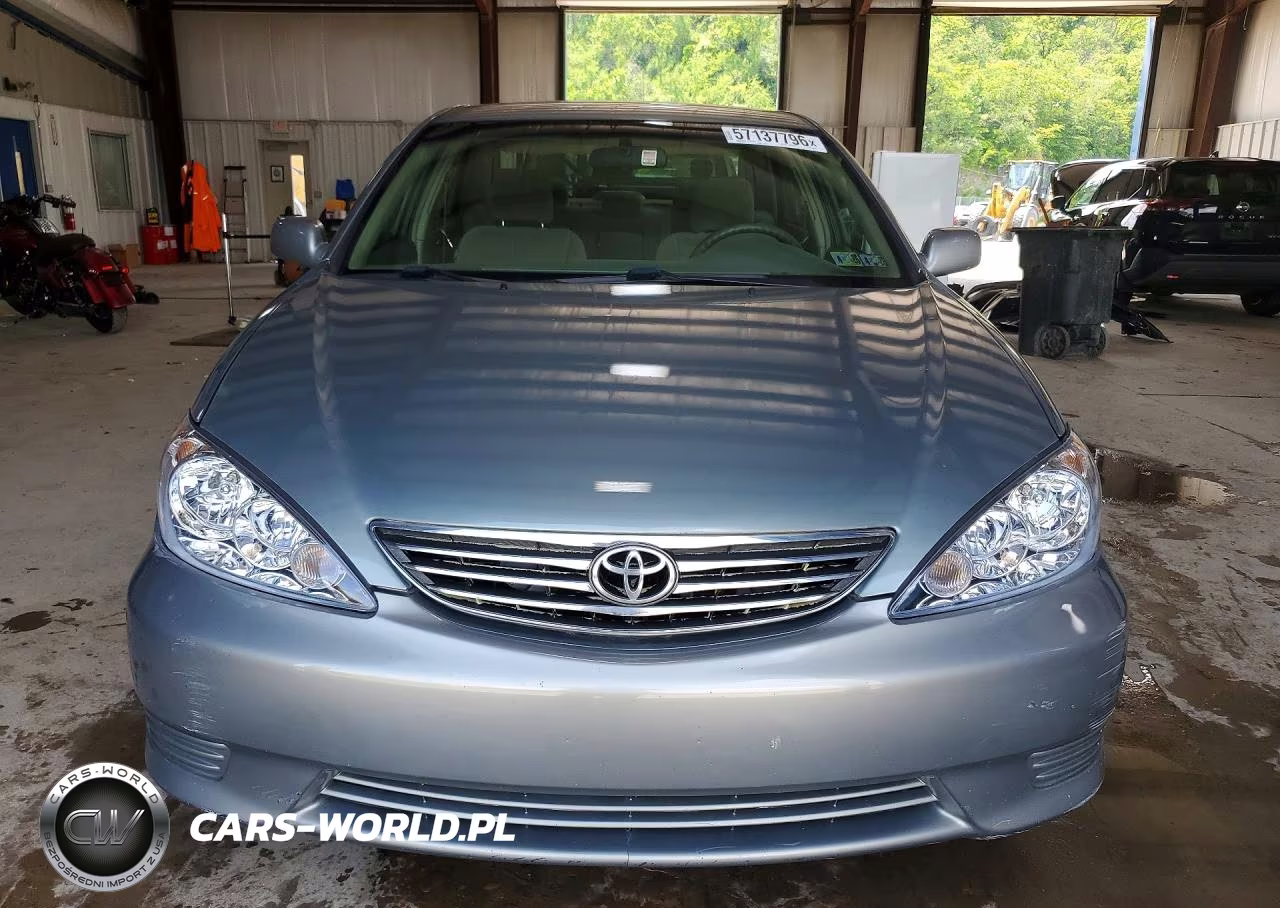 2005 Toyota Camry Le VIN:4T1BE30K15U556701 - 5