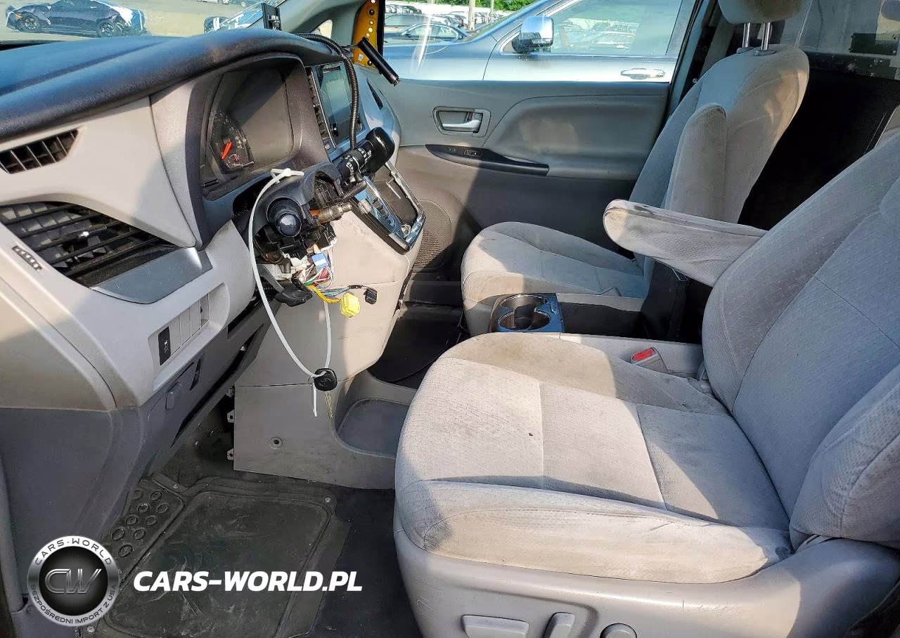 2017 Toyota Sienna Le VIN:5TDKZ3DCXHS877415 - 7