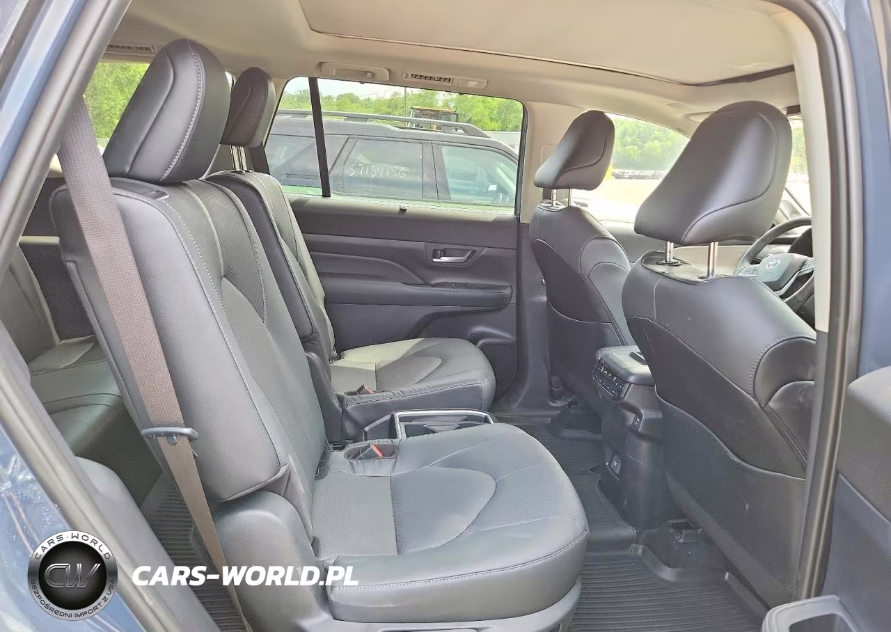 2026 Toyota Grand Highlander Platinum VIN:5TDAAAB58TS117746 - 11