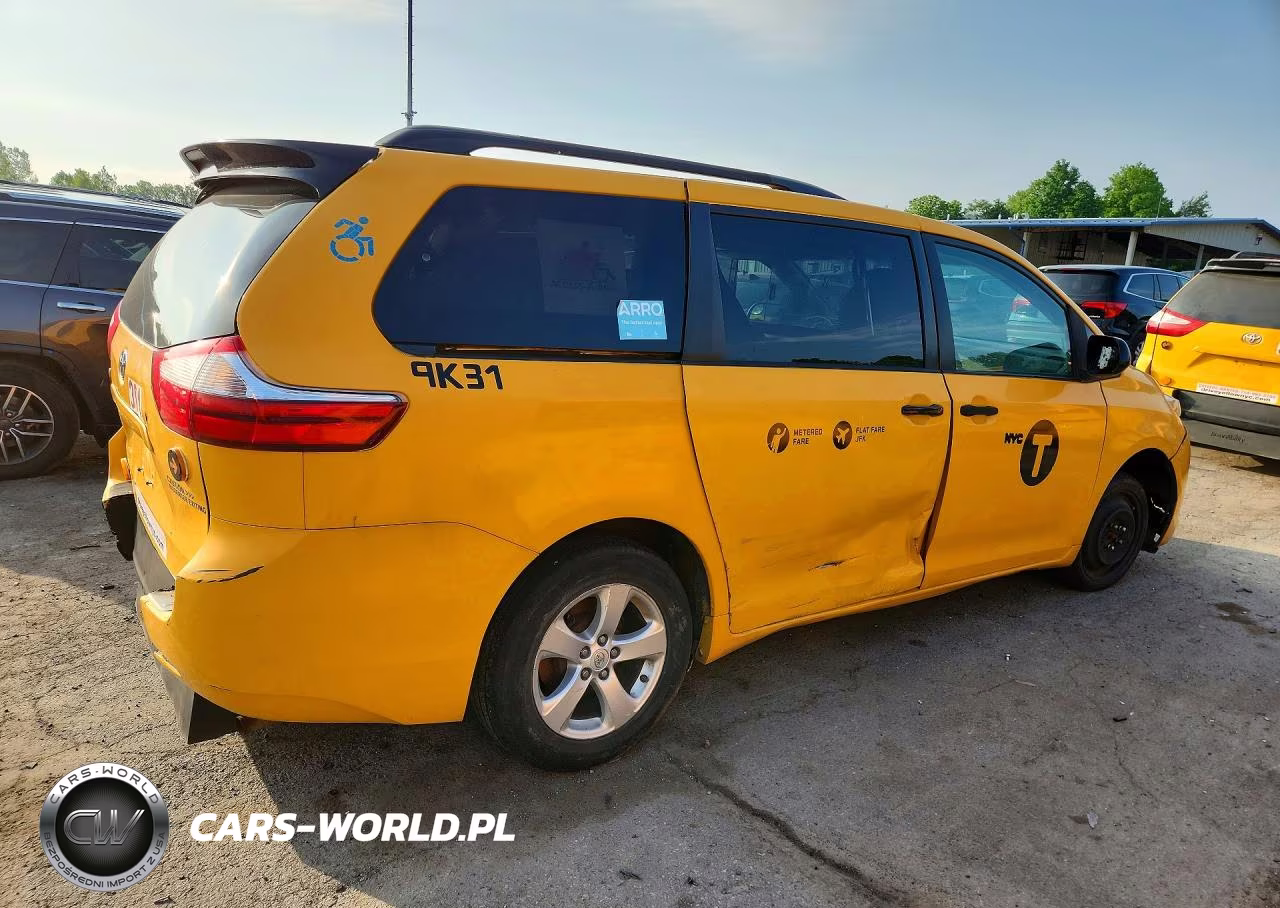 2017 Toyota Sienna Le VIN:5TDKZ3DC5HS885275 - 3