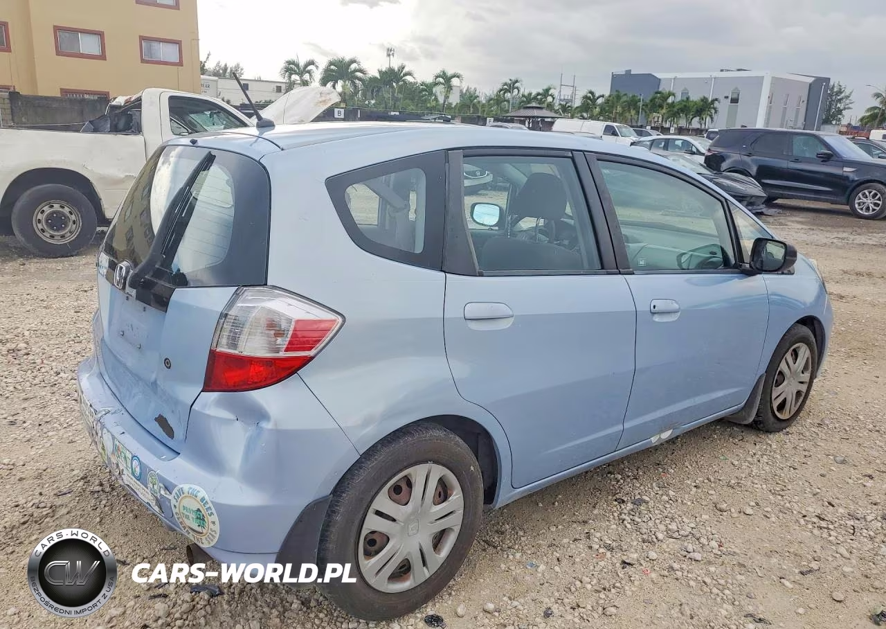 2010 Honda Fit VIN:JHMGE8H23AC033433 - 3