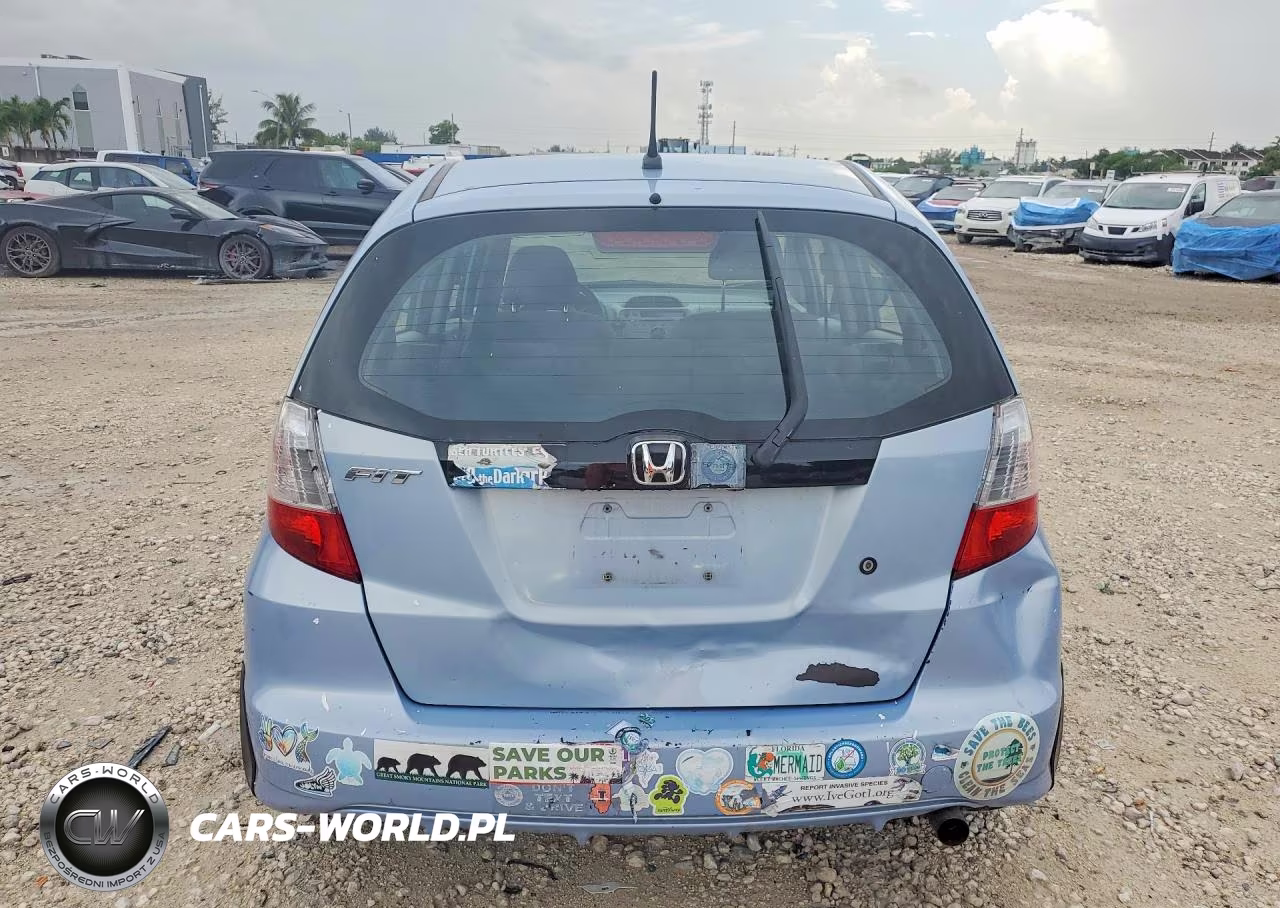 2010 Honda Fit VIN:JHMGE8H23AC033433 - 6