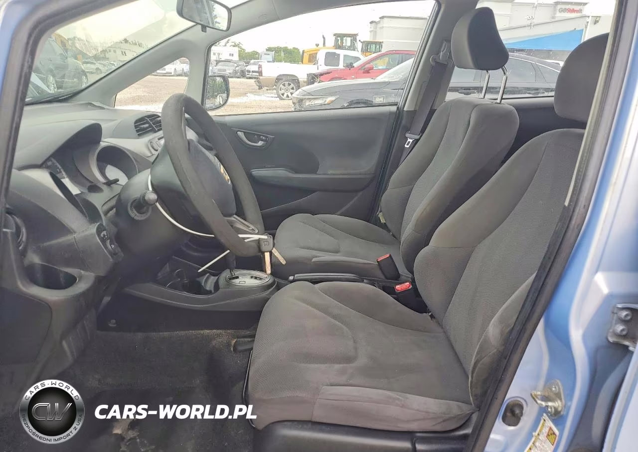 2010 Honda Fit VIN:JHMGE8H23AC033433 - 7
