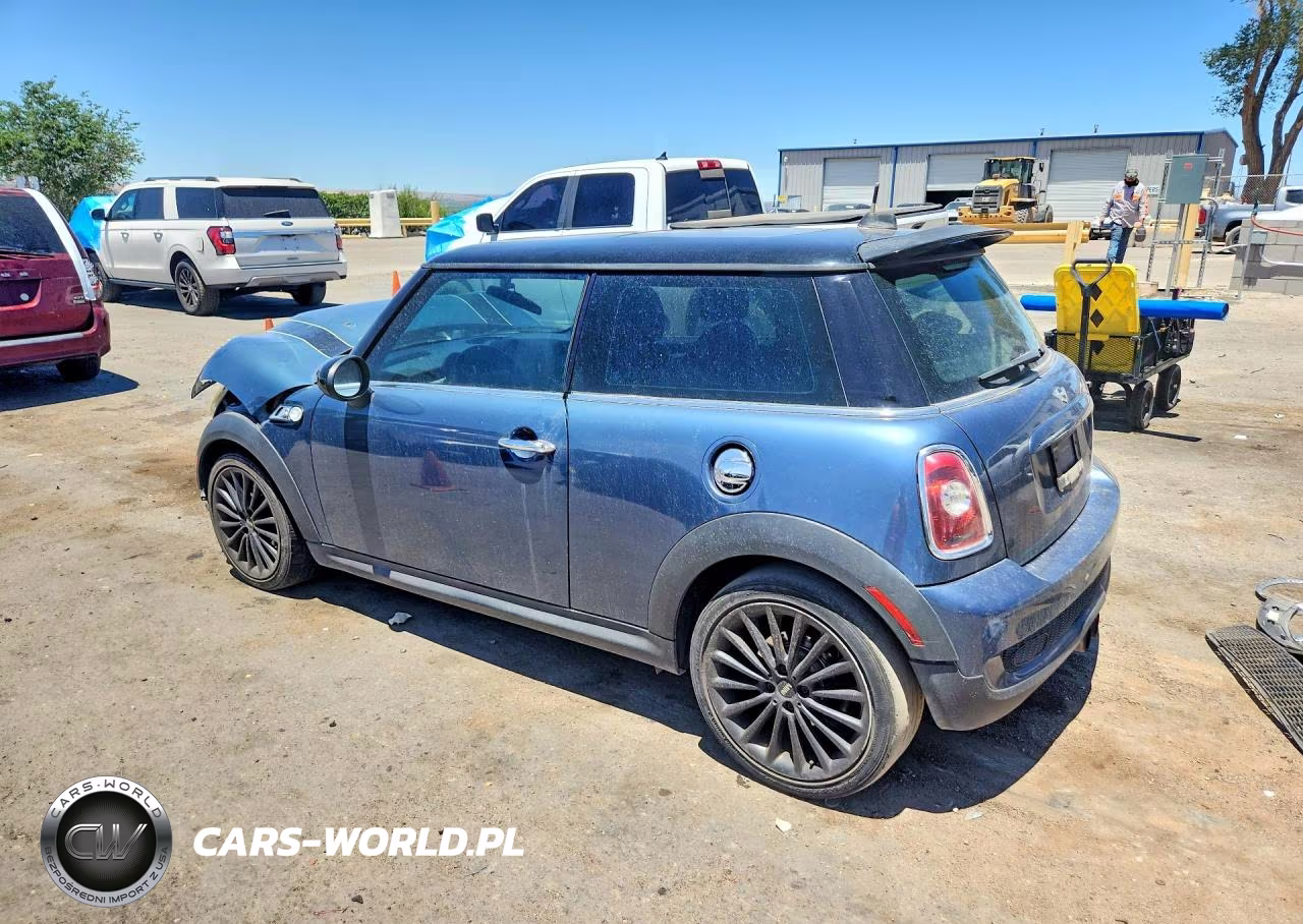 2010 Mini Cooper S VIN:WMWMF7C55ATZ73372 - 2