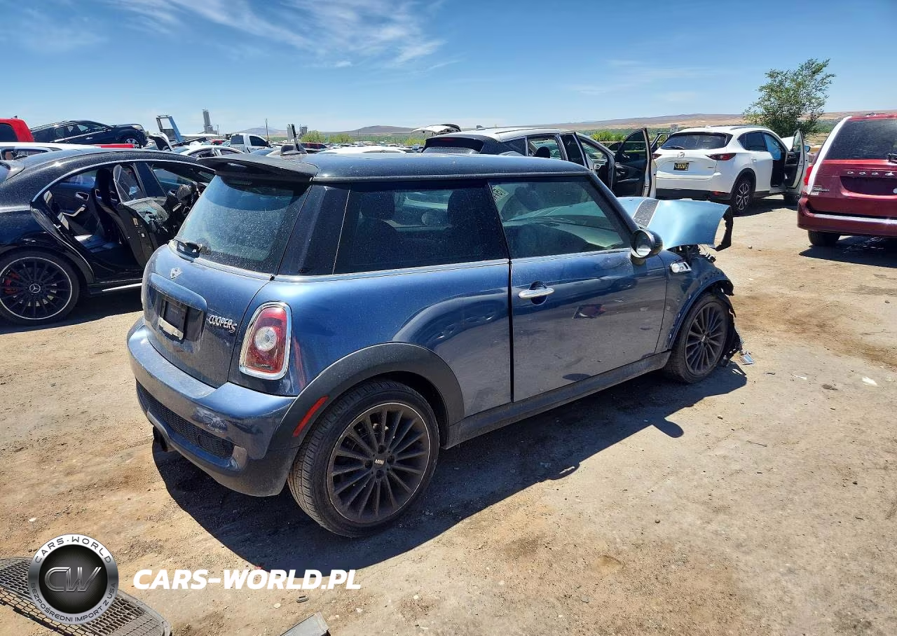 2010 Mini Cooper S VIN:WMWMF7C55ATZ73372 - 3