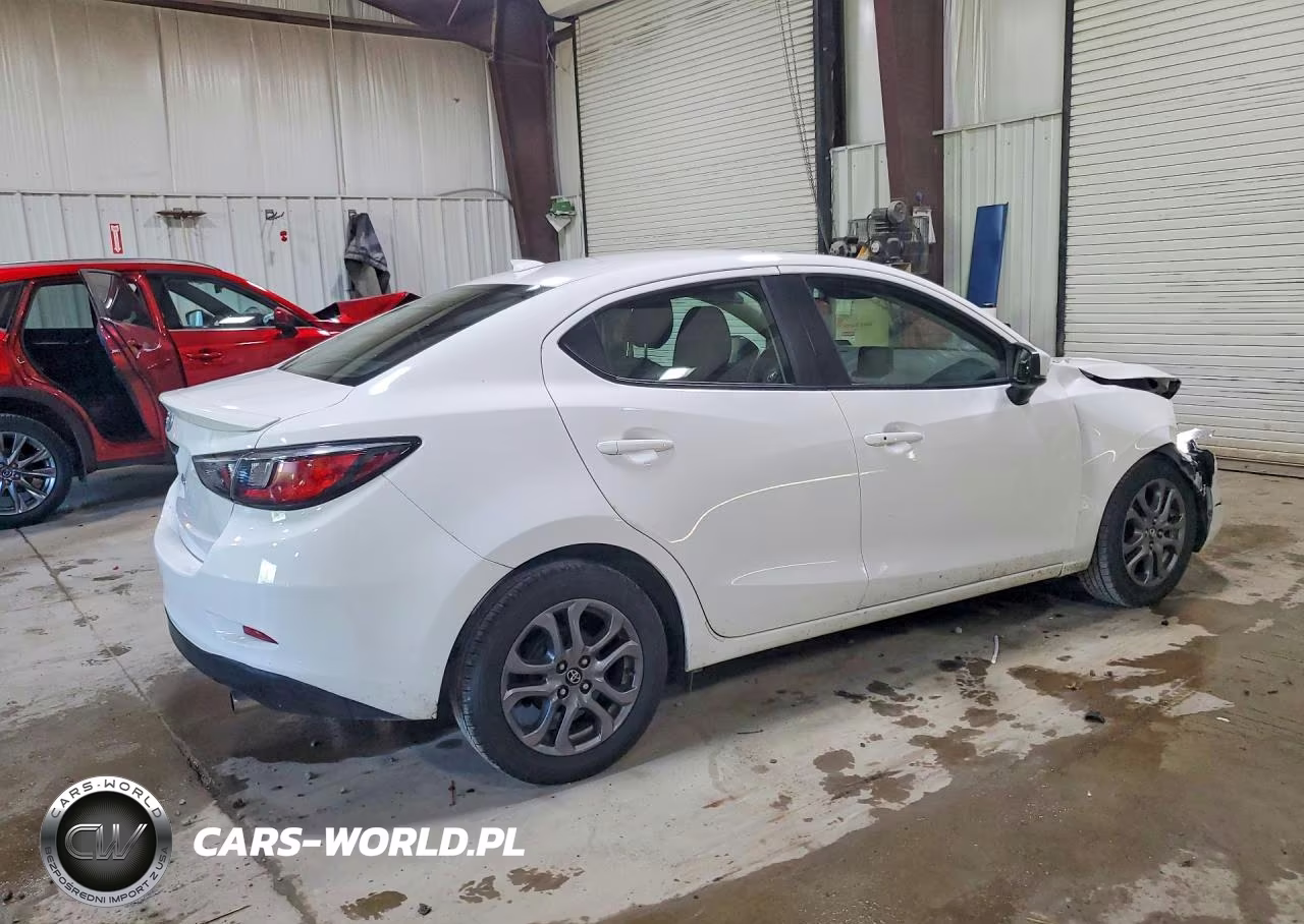 2019 Toyota Yaris Le VIN:3MYDLBYV1KY524353 - 3