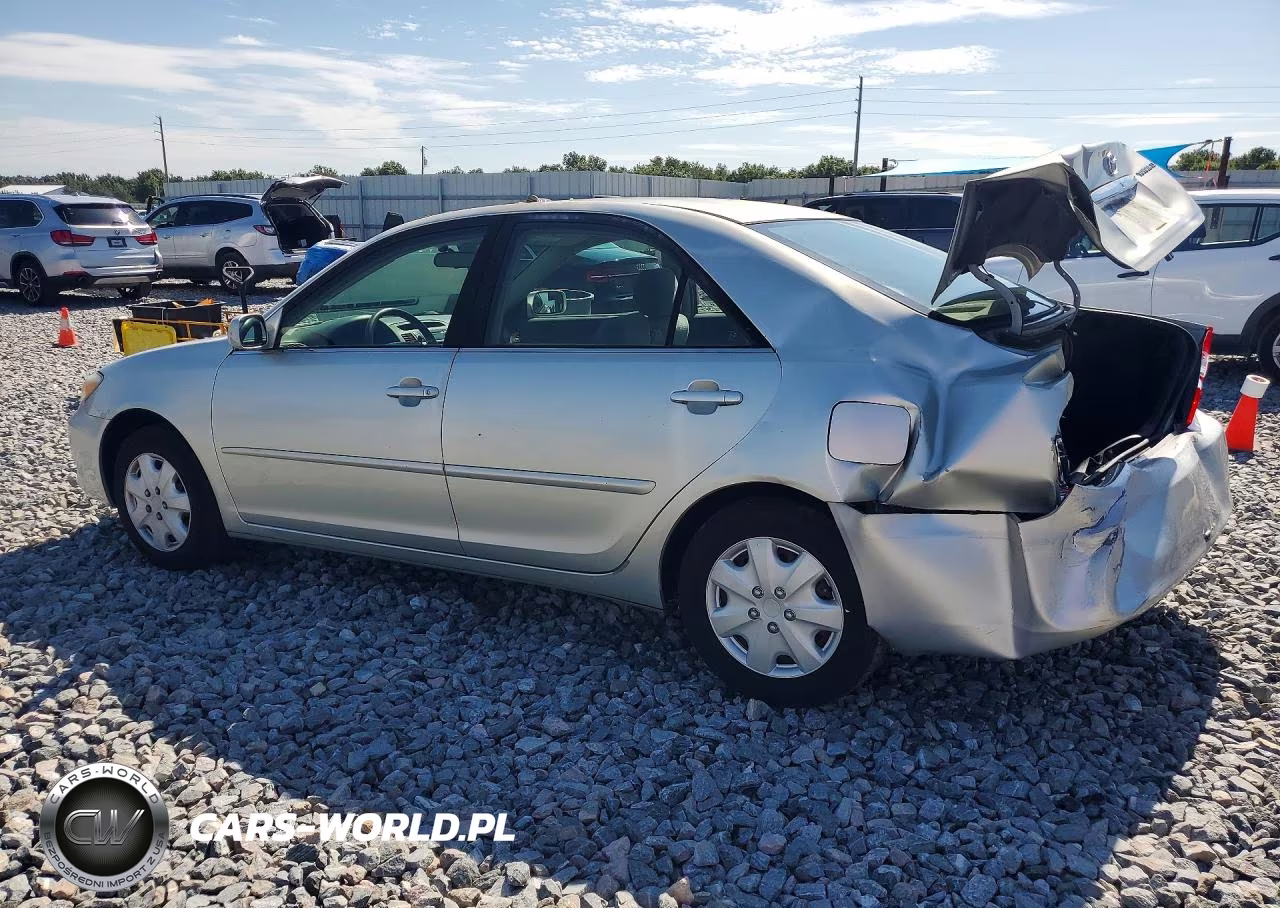 2003 Toyota Camry Le VIN:JTDBE32K930164698 - 2
