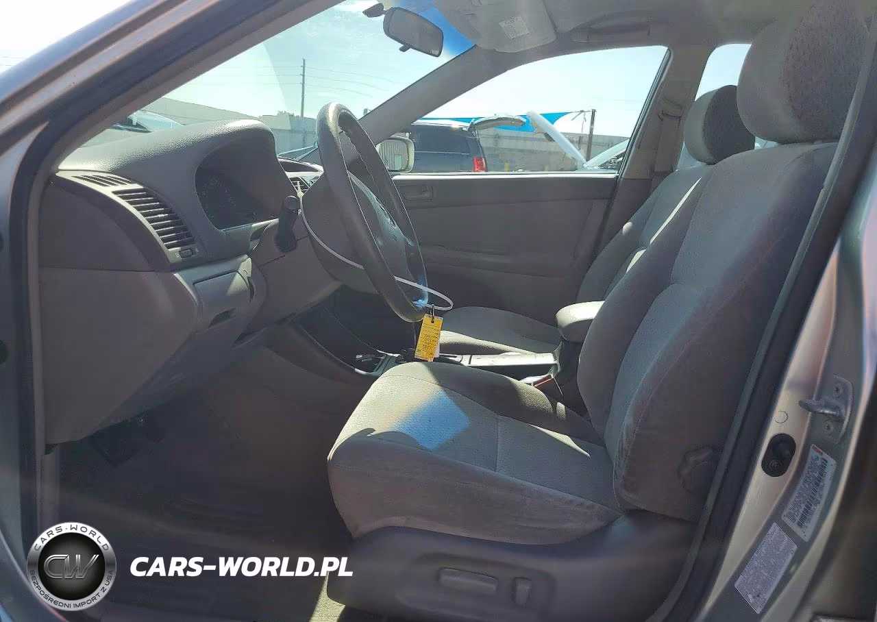 2003 Toyota Camry Le VIN:JTDBE32K930164698 - 7