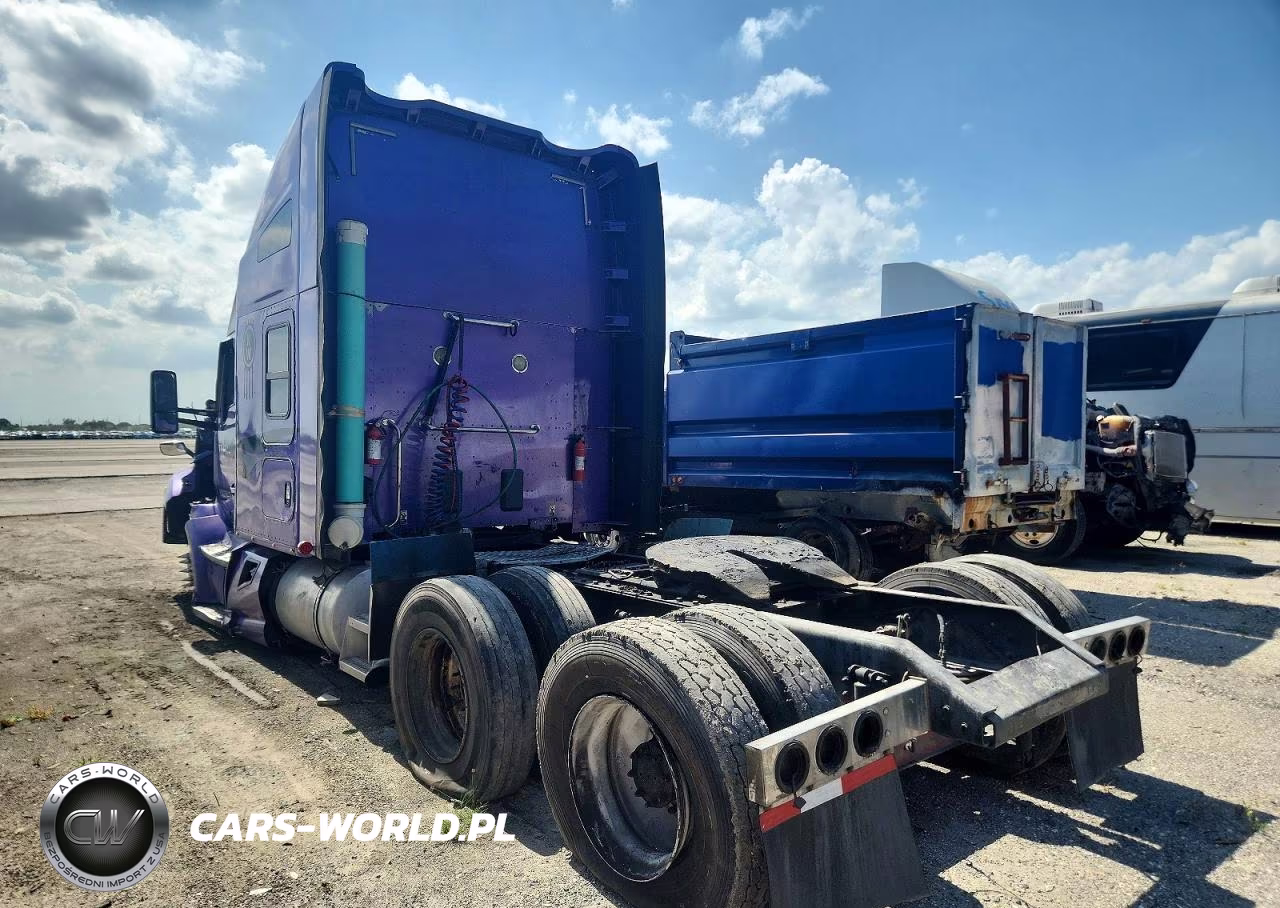 2014 Kenworth T680 Semi Truck VIN:1XKYDP9X8EJ412060 - 3