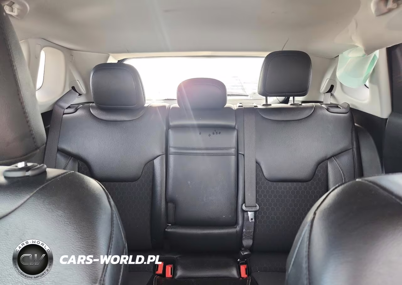 2019 Jeep Compass Latitude VIN:3C4NJDBBXKT847705 - 10