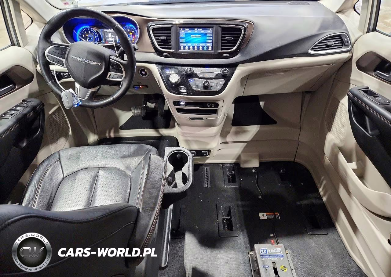 2019 Chrysler Pacifica Touring L VIN:2C4RC1BGXKR732398 - 8