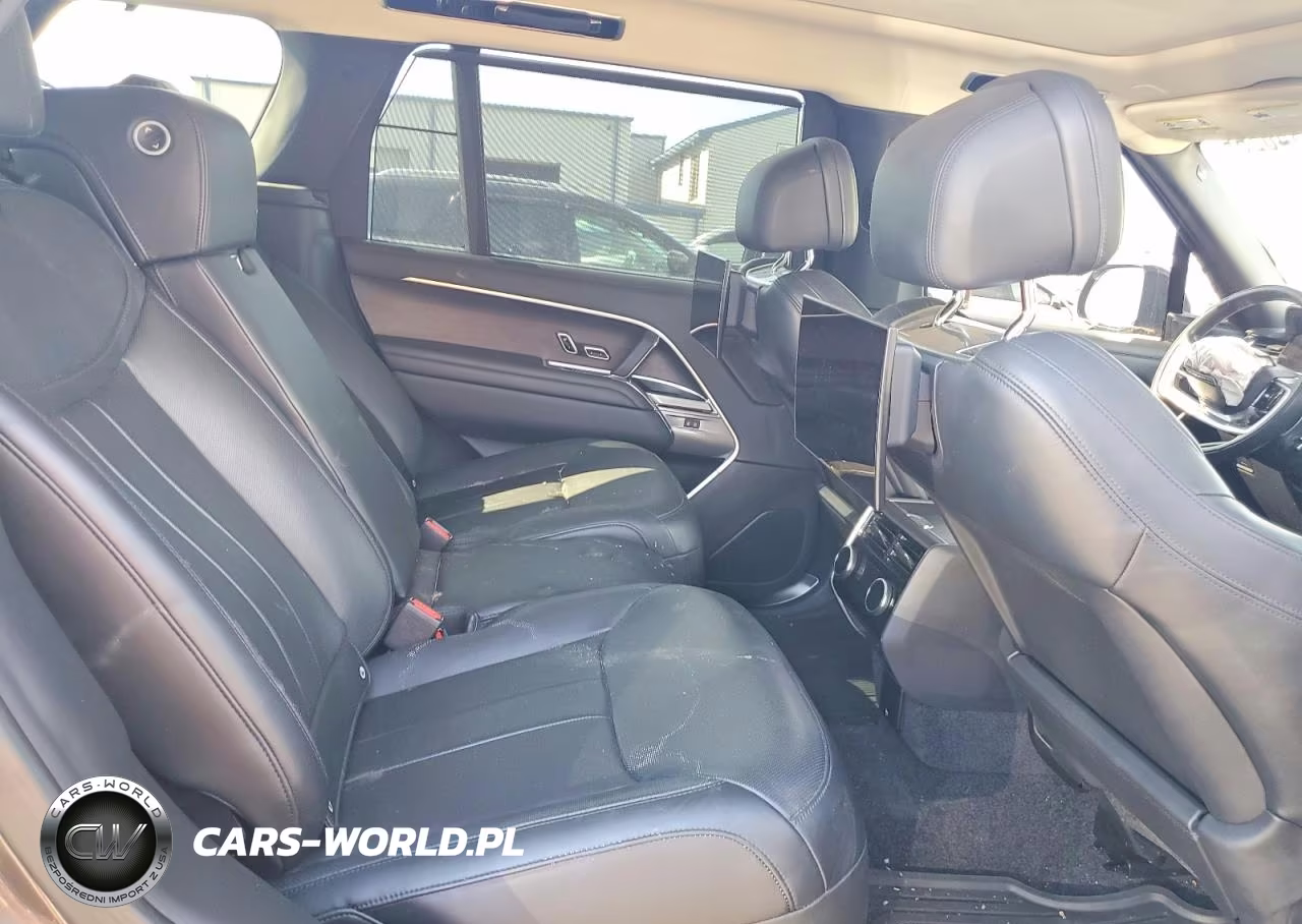 2023 Land Rover Range Rover First Edition VIN:SALKVBE79PA041476 - 11