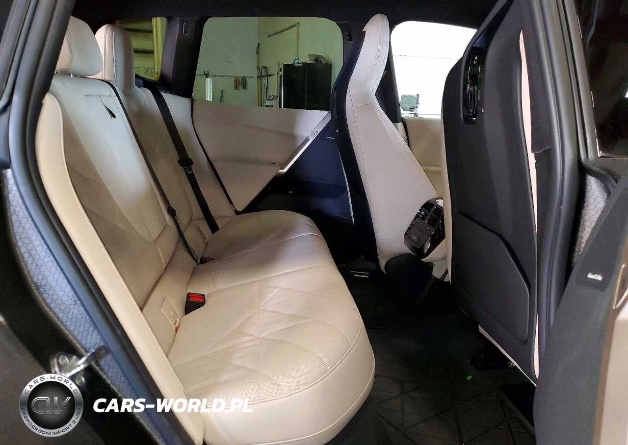 2024 BMW Ix xDrive50 VIN:WB523CF03RCP37192 - 11