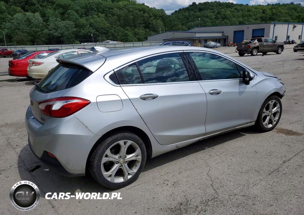 2018 Chevrolet Cruze Premier VIN:3G1BF6SM0JS628458 - 3