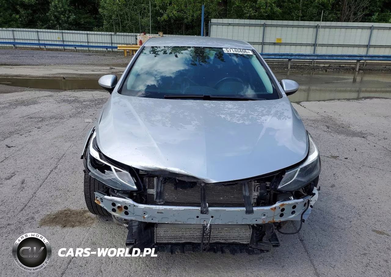 2018 Chevrolet Cruze Premier VIN:3G1BF6SM0JS628458 - 5