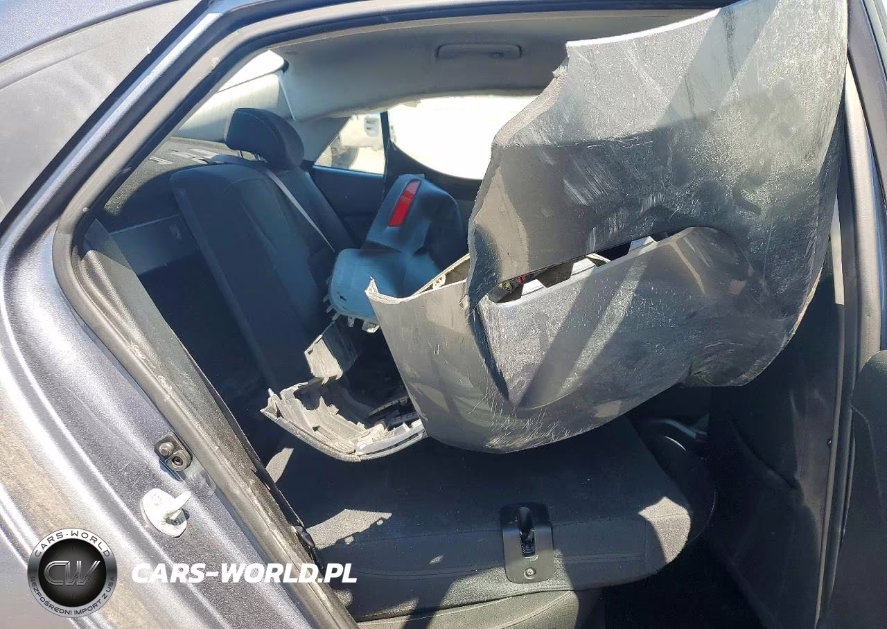 2019 Kia Rio S VIN:3KPA24AB8KE175452 - 10