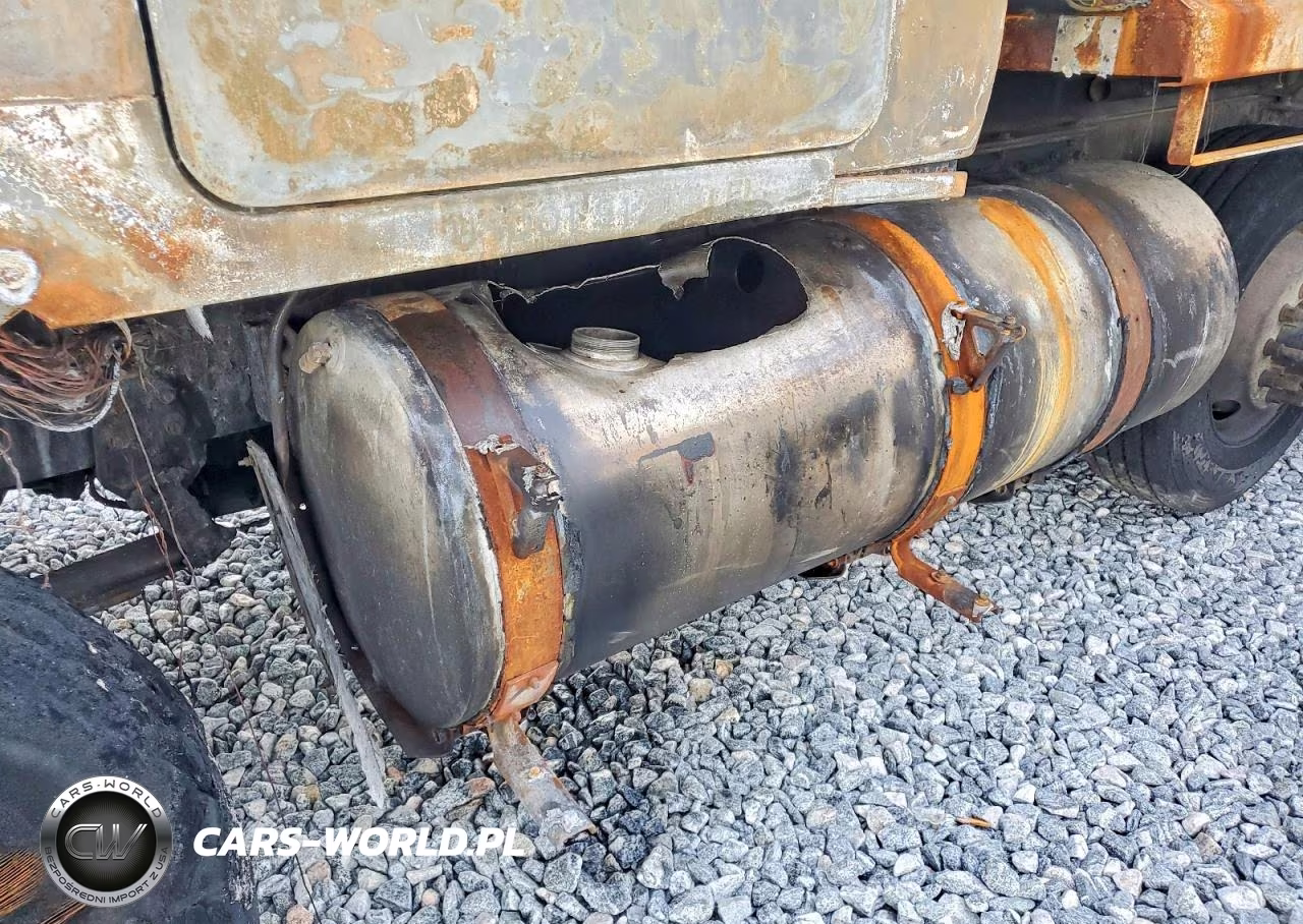 2000 Volvo Wg Dump Truck VIN:4V5JC2UF1YN869307 - 9