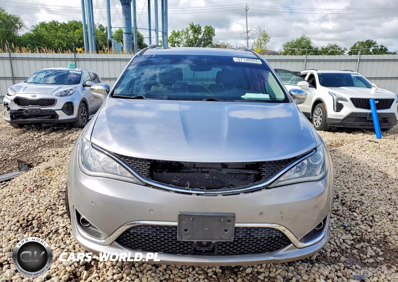 2017 Chrysler Pacifica Limited VIN:2C4RC1GG3HR528723 - 5