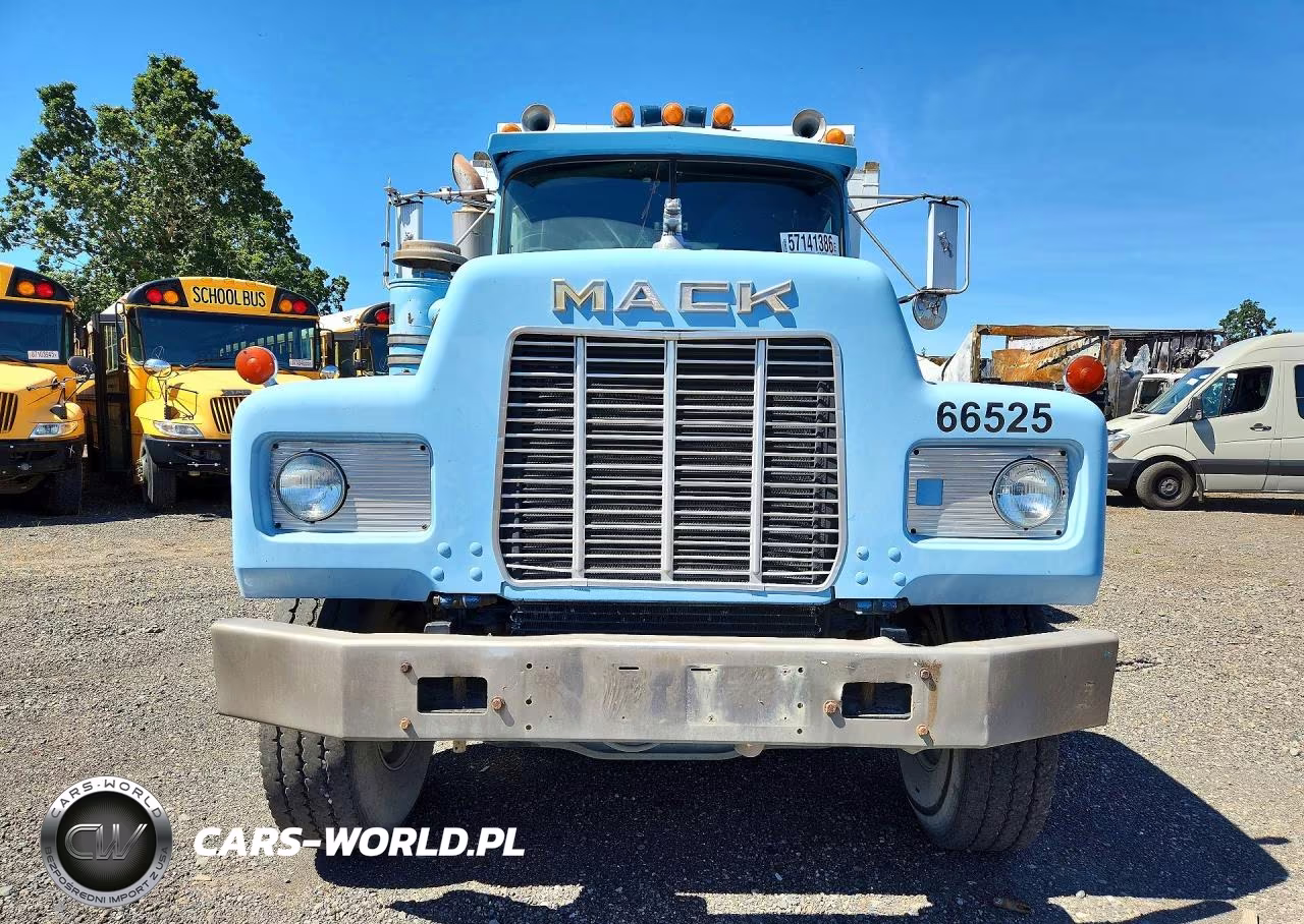 1990 Mack Rb688S Dump Truck VIN:1M2P270CXLM008837 - 5