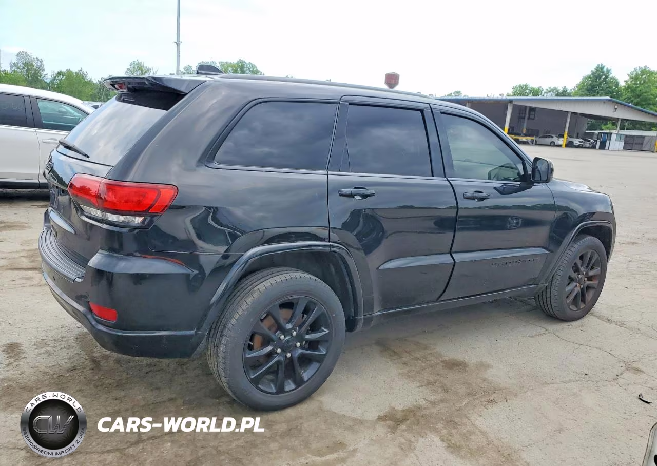 2020 Jeep Grand Cherokee Laredo VIN:1C4RJFAG3LC238222 - 3