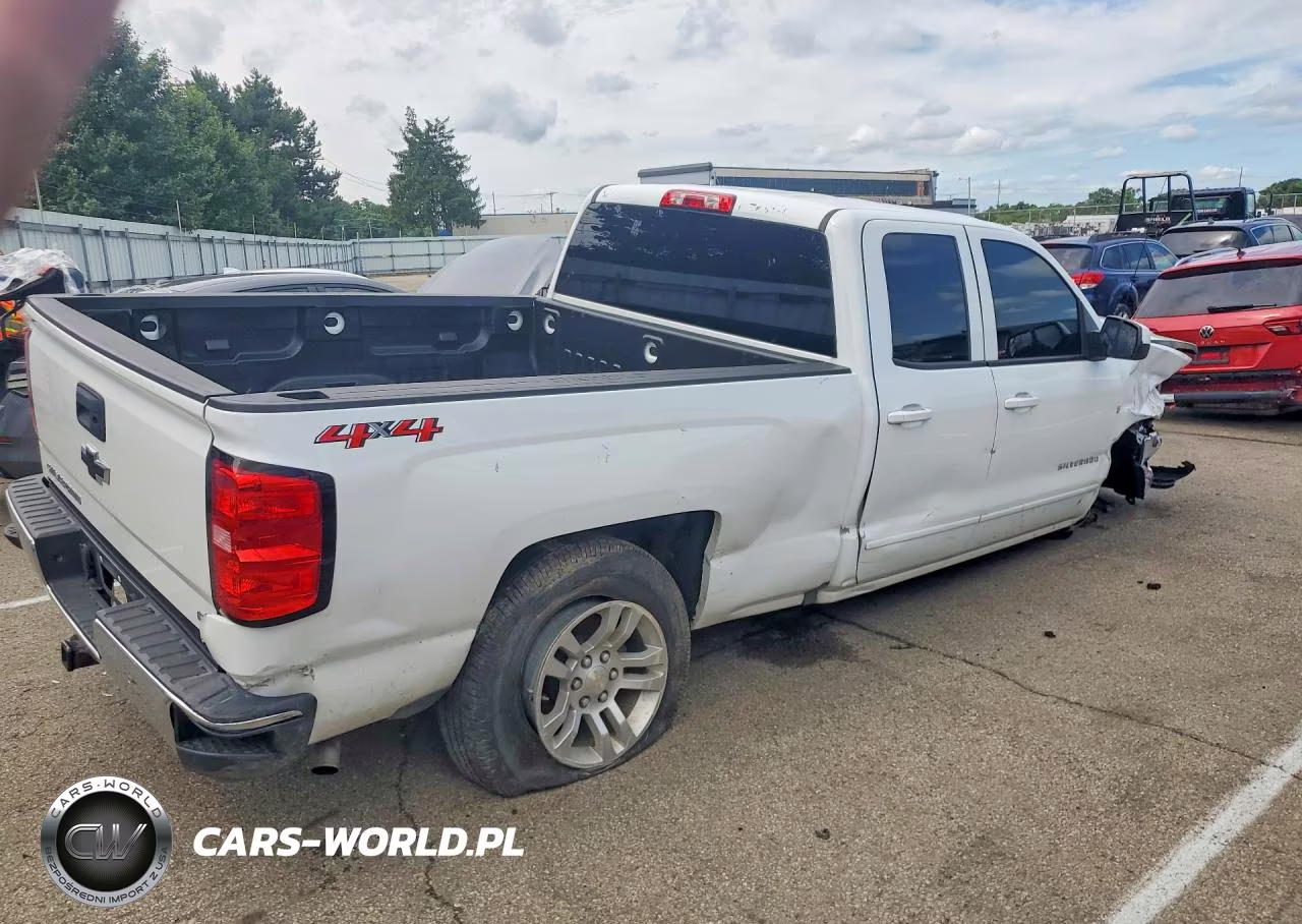 2018 Chevrolet Silverado K1500 Lt VIN:1GCVKREC3JZ229812 - 3