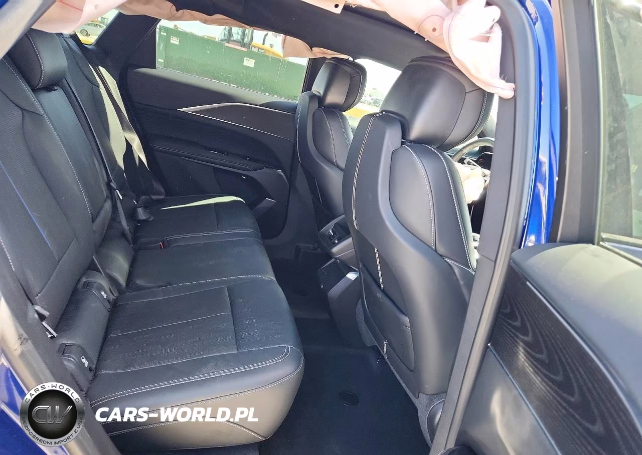 2024 Cadillac Lyriq Sport VIN:1GYKPTRL0RZ110391 - 11