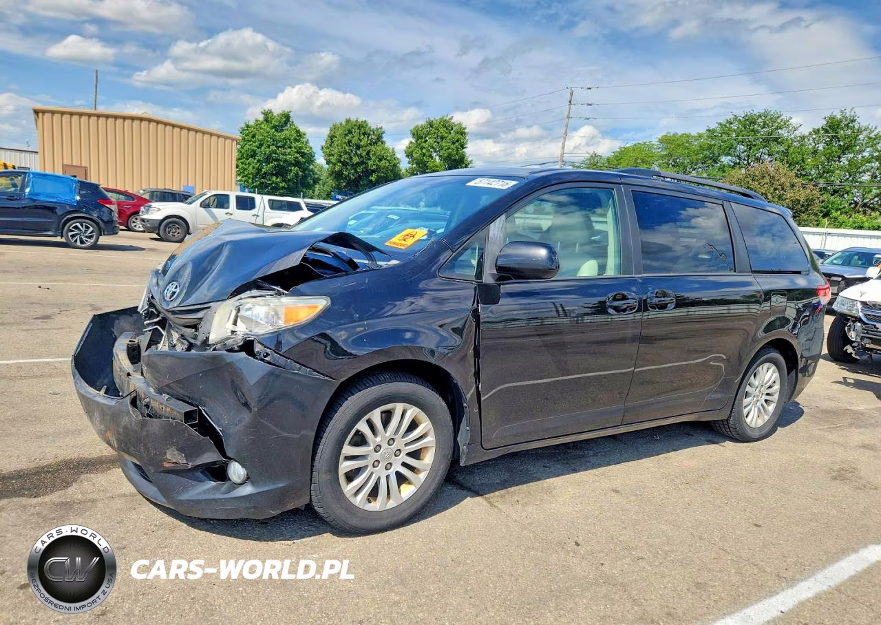 2014 Toyota Sienna Xle 8-Passenger – zdjęcie 1 z 13